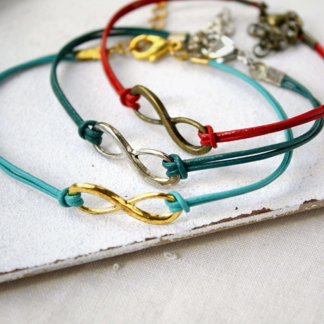 Lederarmband mit Unendlichkeitszeichen Freundschaftsarmband