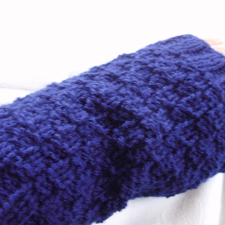 Armstulpen♥in dunkelblau♥im Strukturmuster♥handgestrickt♥