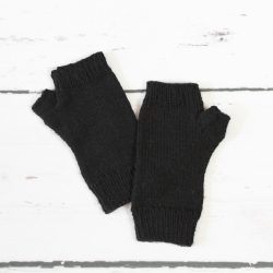Gestrickte Armstulpen mit Daumenloch aus Wolle | schwarz