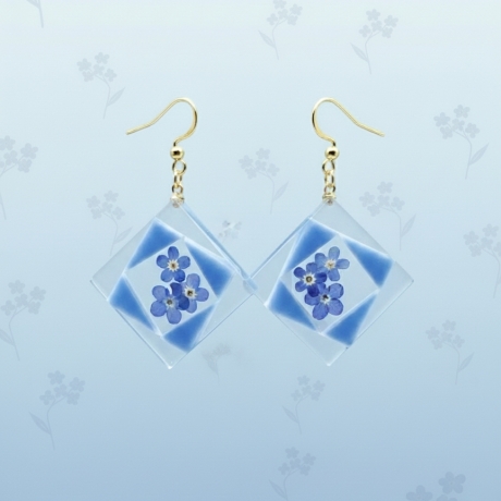 Ewige Blüten und zarte Erinnerung - Vergissmeinnicht Ohrringe