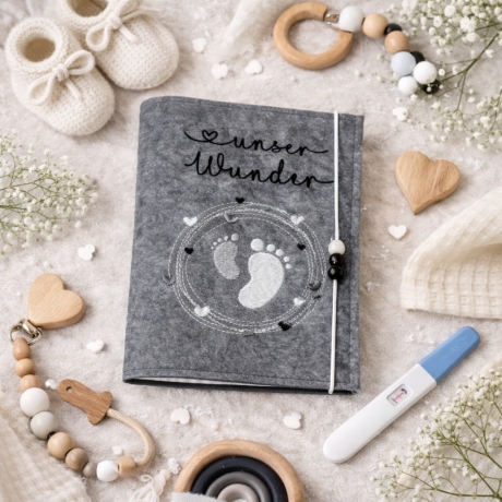 Mutterpasshülle Füße grau unser Wunder 