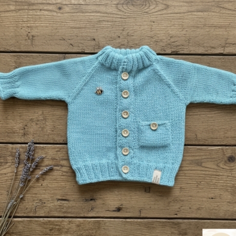 Zauberhaftes Strick-Set für kleine Entdecker – Größe 68