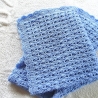 Babydecke in hellblau gehäkelt zum kuscheln von Hobbyhaus