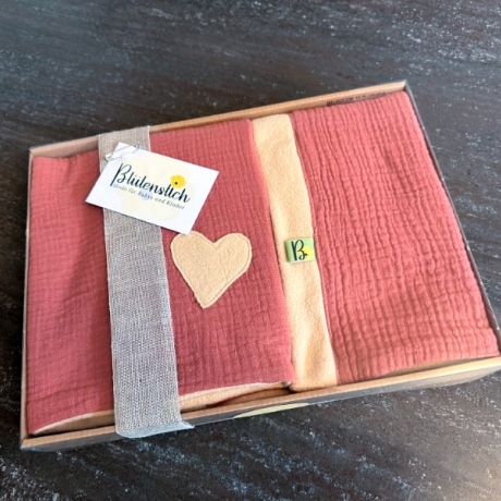 Babydecke Rotes Holz mit Geschenkbox