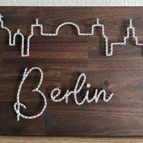 Berlin Skyline Fadenbild, 40 x 20 cm