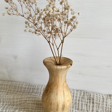 Holzvasen aus Haselnuss Massivholz | natürlich & zeitlos