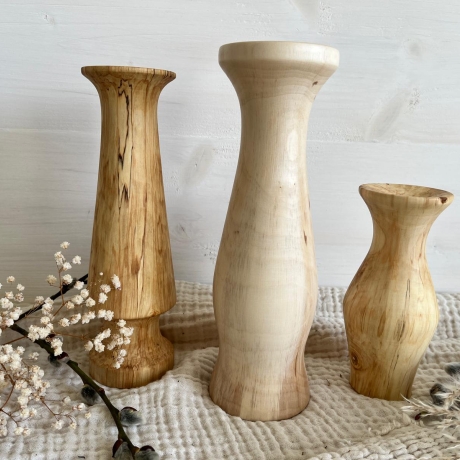 Holzvasen aus Haselnuss Massivholz | natürlich & zeitlos