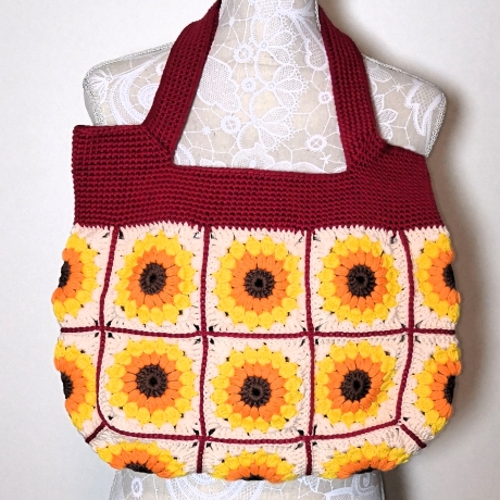 Granny-Square-Tasche mit Baumwollgarn gehäkelt, trendige Tasche