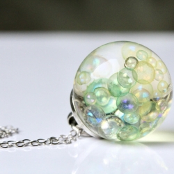 Halskette Seifenblasen Regenbogen Perlen in Gießharz 