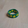 Ring aus Miyuki Delicas, blau oder grün mit Blümchenmotiv