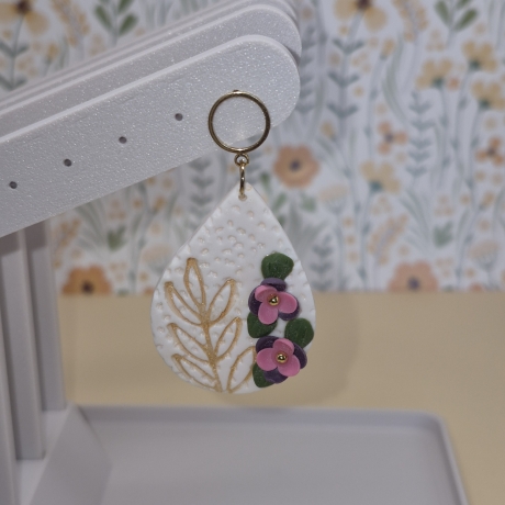 Handgefertigte Polymer Clay Ohrringe – Florale Eleganz