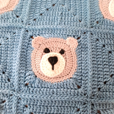 Baby Decke Bär Bärchen Babydecke gehäkelt granny square