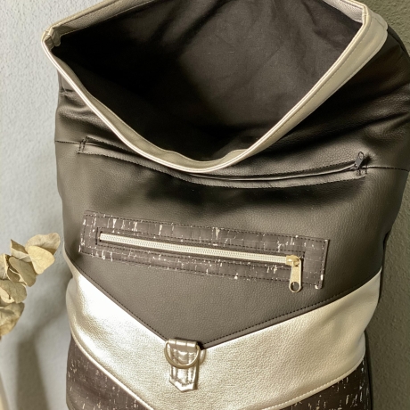 Rucksack VARO aus Kunstleder und Kork, schwarz/silber