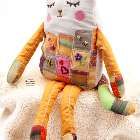 Süsses Kätzchen aus Stoffresten - UPCYCLING Stofftier