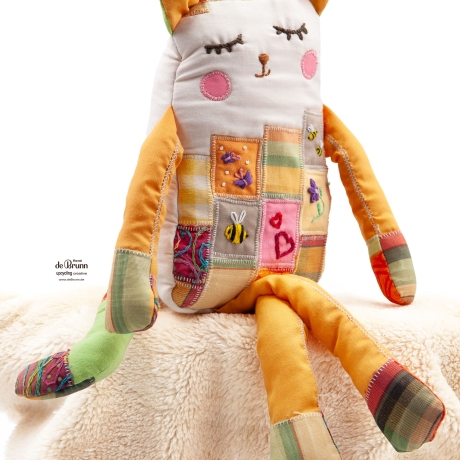 Süsses Kätzchen aus Stoffresten - UPCYCLING Stofftier