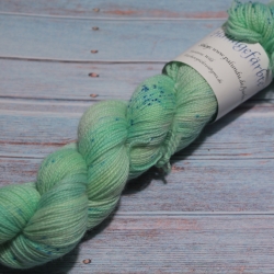 Handgefärbte 2-fädige Sockenwolle BFL Platinum HighTwist 22/23