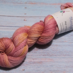 Handgefärbte 2-fädige Sockenwolle BFL Platinum HighTwist 22/40