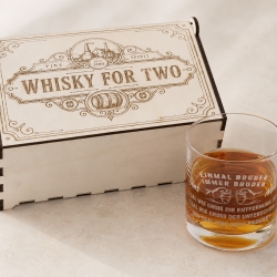 Personalisiertes Whiskyglas-Set in Holzschatulle