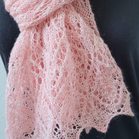 Lace-Stola Cherry Blossom, Handgestrickt