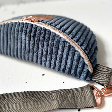 UNIKAT / Crossbag/ HipBag /Crossbody /Bauchtasche /Feiertasche