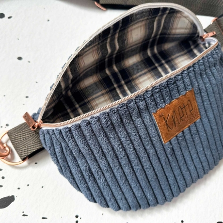 UNIKAT / Crossbag/ HipBag /Crossbody /Bauchtasche /Feiertasche