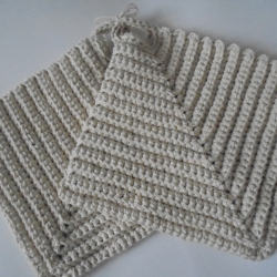 Handgefertigte Topflappen im 2er Set aus naturbelassener BW, 