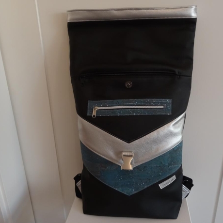 Rucksack VARO aus Kunstleder und Kork, türkis/silber