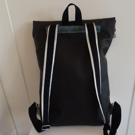 Rucksack VARO aus Kunstleder und Kork, türkis/silber