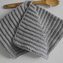 Gehäkelte Topflappen im 2er Set aus grau BW, ä. Schulgarn
