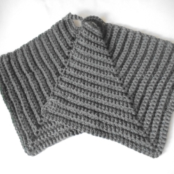 Gehäkelte Topflappen im 2er Set aus brauner BW, ä. Schulgarn