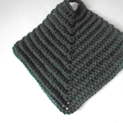 Gehäkelte Topflappen 2er Set aus grüne/dunkelgrüner BW,ä.Makramee