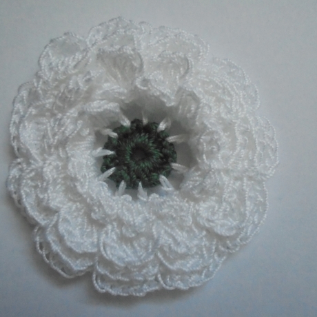 Häkelblüten -Blume von Srebrenica-gefertigt-Handgehäkelt-gehäkelt