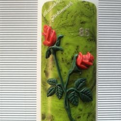 3004 Geburtstagskerze grün mit roter Rose