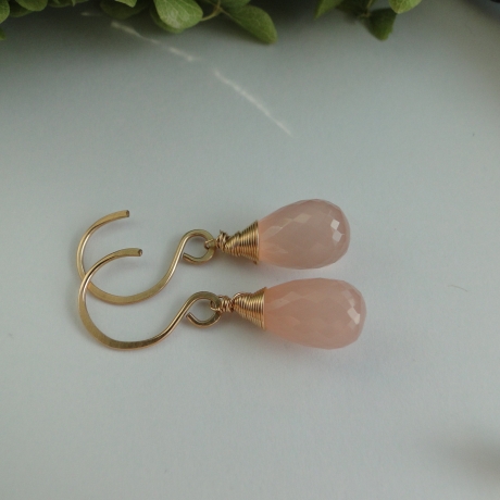 Ohrringe Pink Chalcedon Briolette vergoldet Wire wrapped