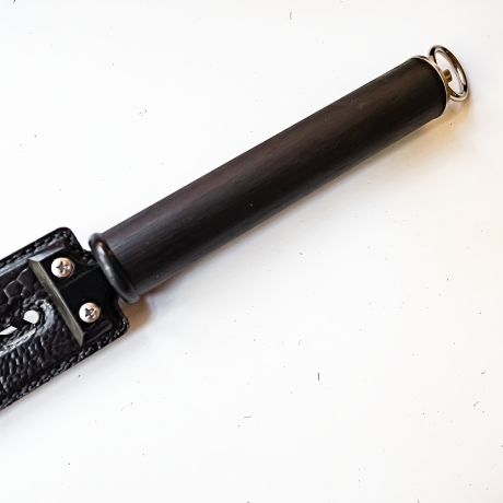 Tawse/Strauss/Schwarz. 51cm/20, aus geschichtetem Leder
