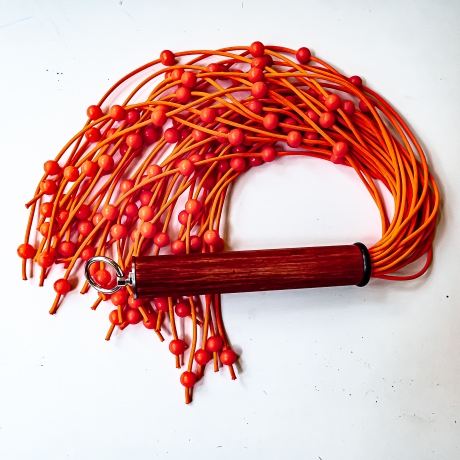 Gin&Tonic/Neon Orange. 53cm/21 Perlen-Flogger