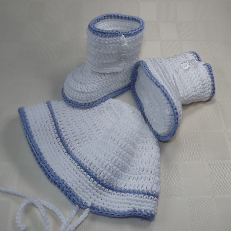 Baby-Boot's, 9,5 cm & Mütze, umfang: 37-40cm. weiß/blau