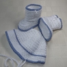 Baby-Boot's, 9,5 cm & Mütze, umfang: 37-40cm. weiß/blau