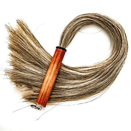 Pretty Little Horses/Silver. 81cm/32 Rosshaar-Flogger