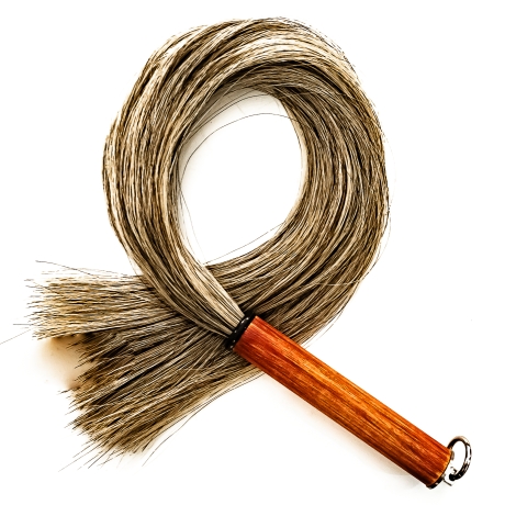 Pretty Little Horses/Silver. 81cm/32 Rosshaar-Flogger