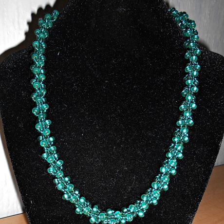 Rocailles-Kette, gehäkelt, 51 cm, handmade, Magnetverschluss 