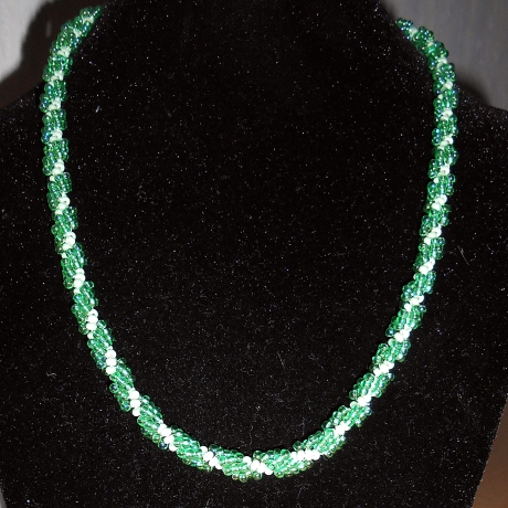 Rocailles-Kette, gefädelt, 48 cm, handmade, Magnetverschluss 