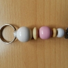 Schlüsselanhänger in verschiedenen Farben mit Metallanhänger