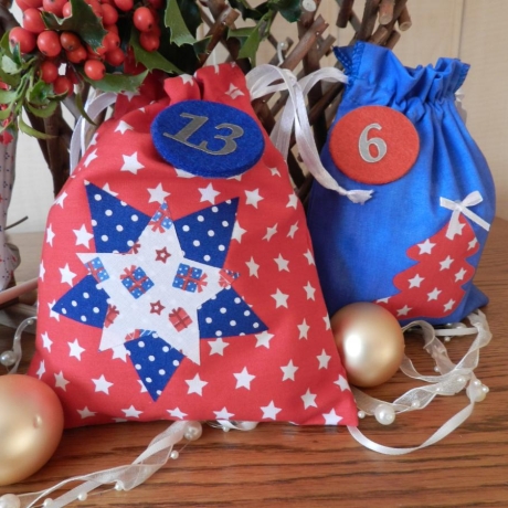 Adventskalender/Weihnachtssäckchen in blau/rot