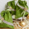 Geschmackvolles 3er Set Weihnachtssäckchen in grün/beige