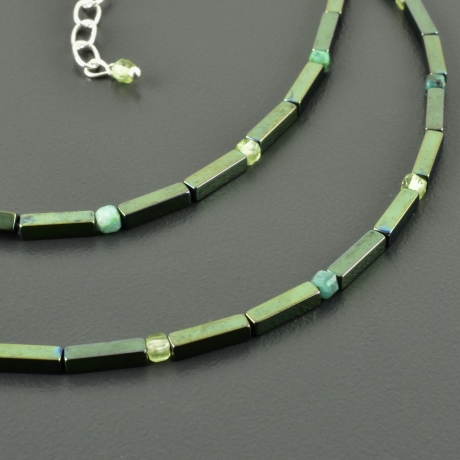 Zarte grüne Halskette Hämatit Peridot Chrysokoll Geschenk Braut