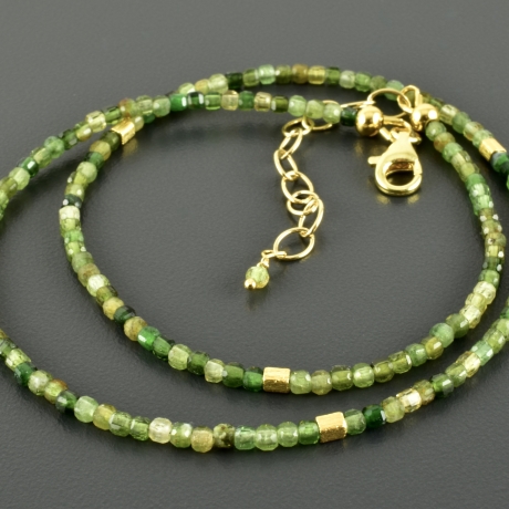 Turmalin Kette zart grün vergoldetes Silber Würfel Brautschmuck