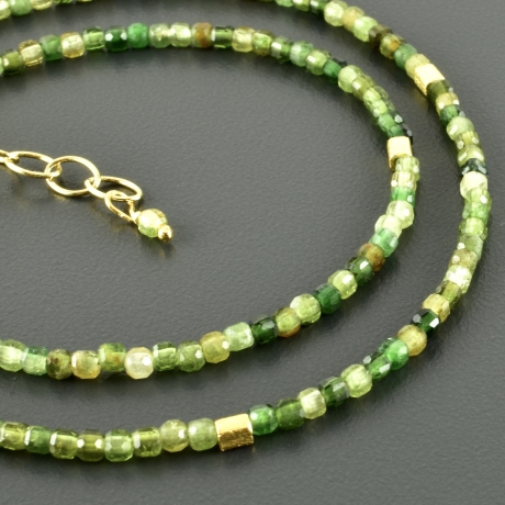 Turmalin Kette zart grün vergoldetes Silber Würfel Brautschmuck