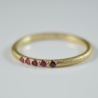 Feiner 585er Goldring mit Rubine