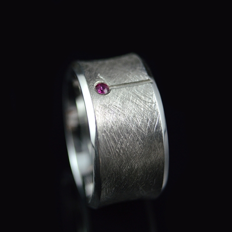 Ring Concave Rubin Silber
